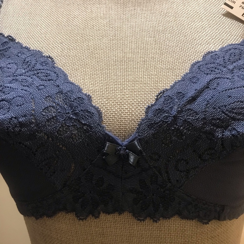 Chantelle bra half lined 32B made in France